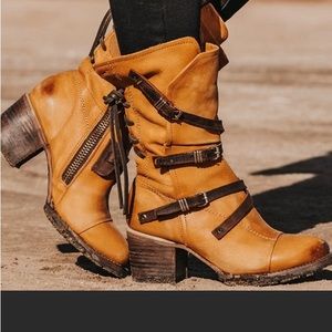 Freebird Cora lace up boots